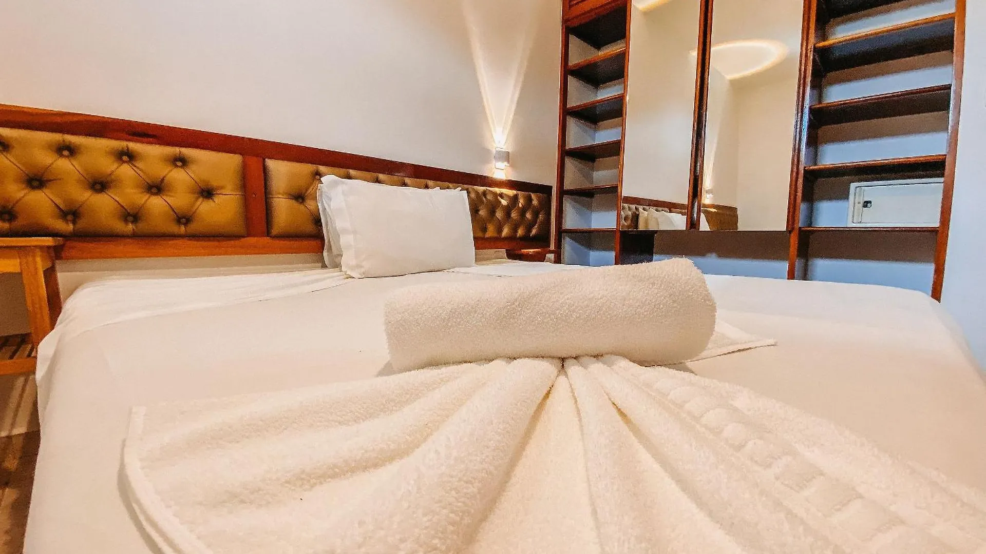 Flat Frente Praia De Taperapua, Atravessou A Rua Esta Na Praia, Com Piscina, Sauna E Cafe Da Manha Como Cortesia Porto Seguro