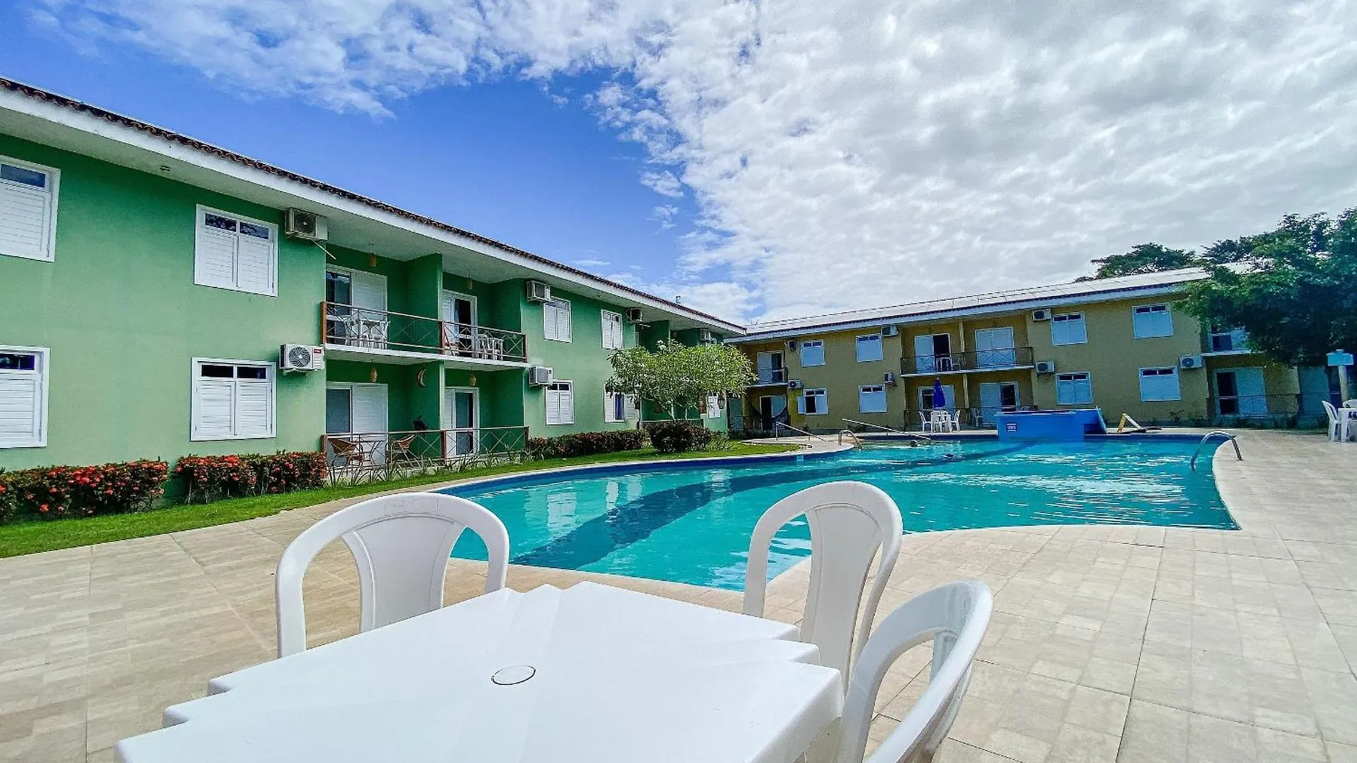 Flat Frente Praia De Taperapua, Atravessou A Rua Esta Na Praia, Com Piscina, Sauna E Cafe Da Manha Como Cortesia Porto Seguro 0*,  Brazylia