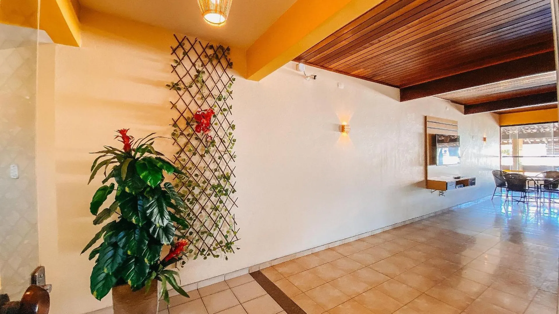 Flat Frente Praia De Taperapua, Atravessou A Rua Esta Na Praia, Com Piscina, Sauna E Cafe Da Manha Como Cortesia Porto Seguro Apartament