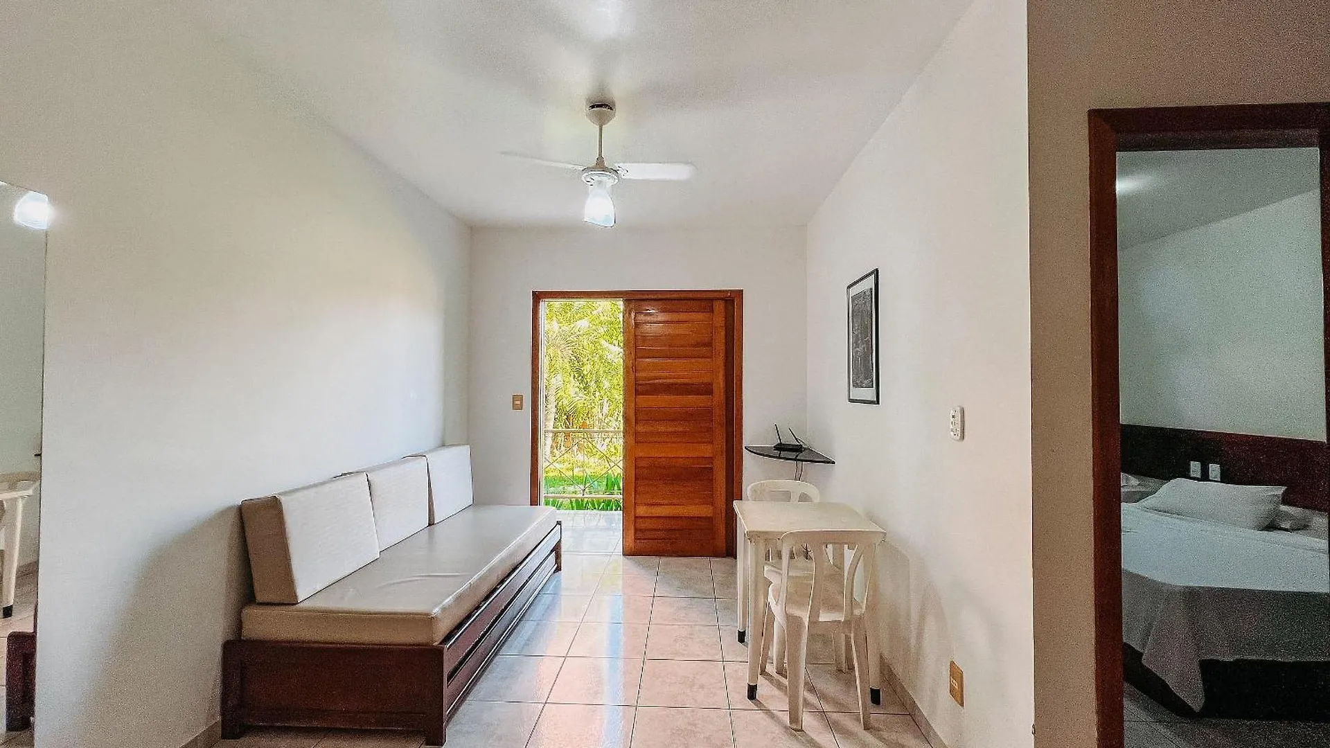 Flat Frente Praia De Taperapua, Atravessou A Rua Esta Na Praia, Com Piscina, Sauna E Cafe Da Manha Como Cortesia Porto Seguro Brazylia